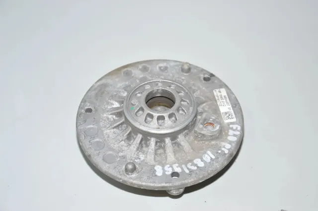Front Right Shock Absorber Bracket