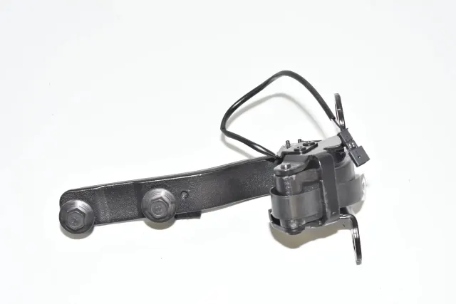 Left Side Bootlid Hinge