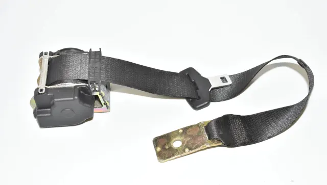 Rear Middle Seatbelt