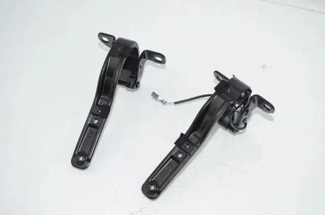 Left Side Bootlid Hinge
