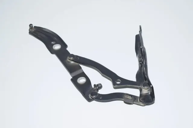 Left Side Bootlid Hinge