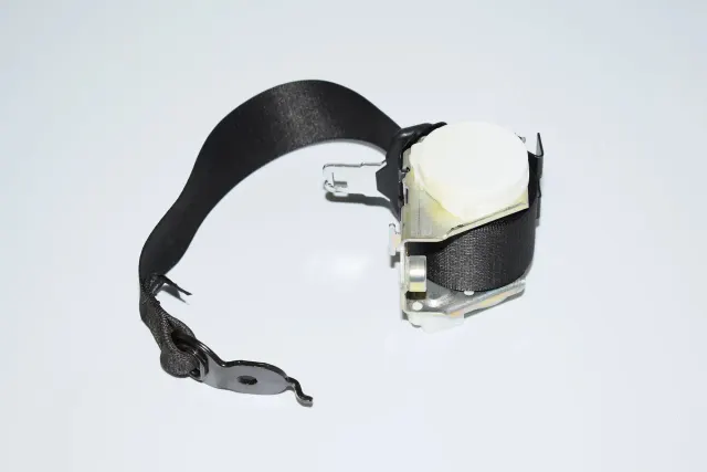 Rear Middle Seatbelt