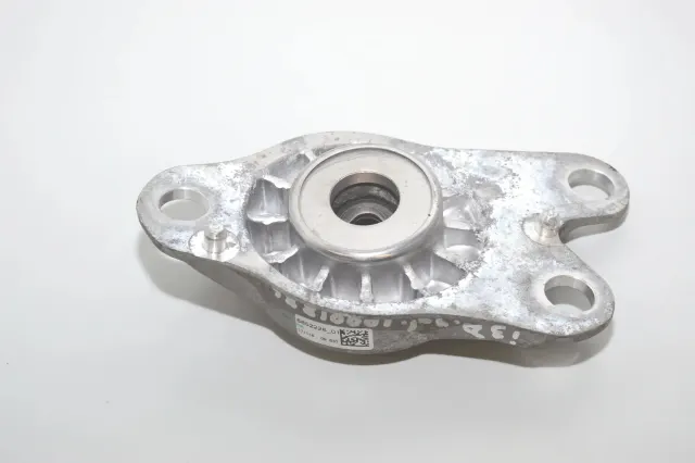 Rear Right Shock Absorber Bracket