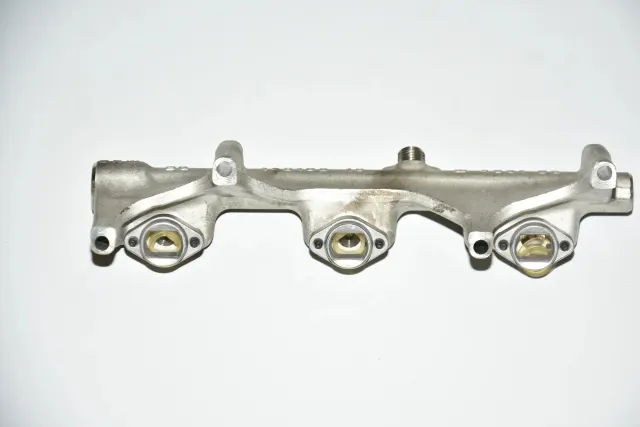 Right Side Fuel Rail