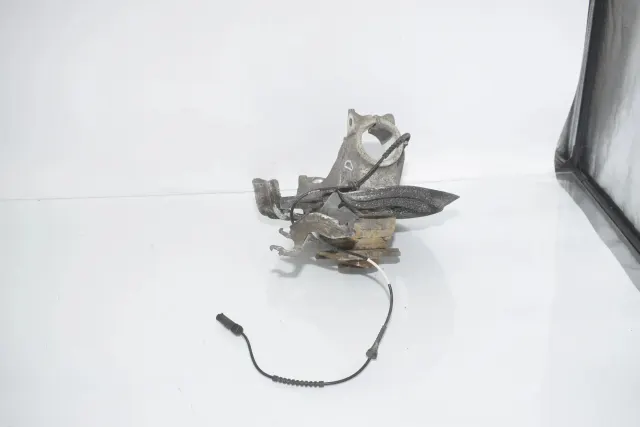 Front Right Wheel Hub