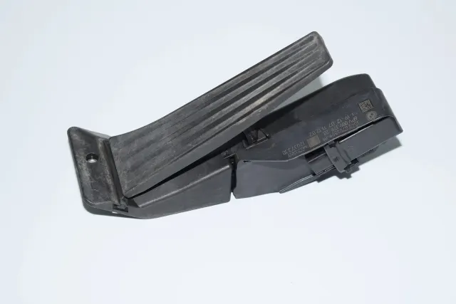 Throttle Pedal