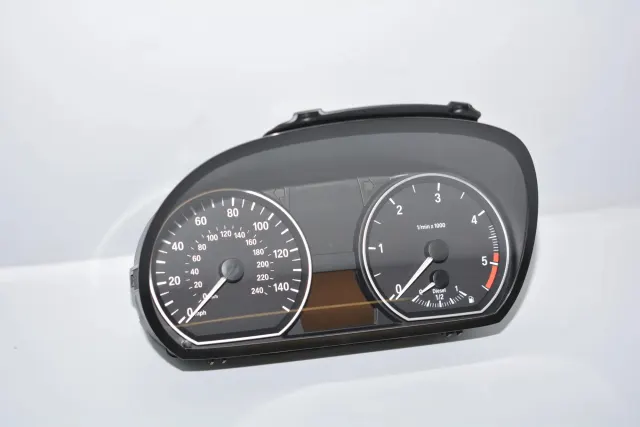 Instrument Cluster Speedometer