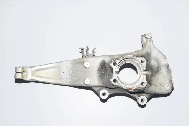 Front Right Wheel Hub