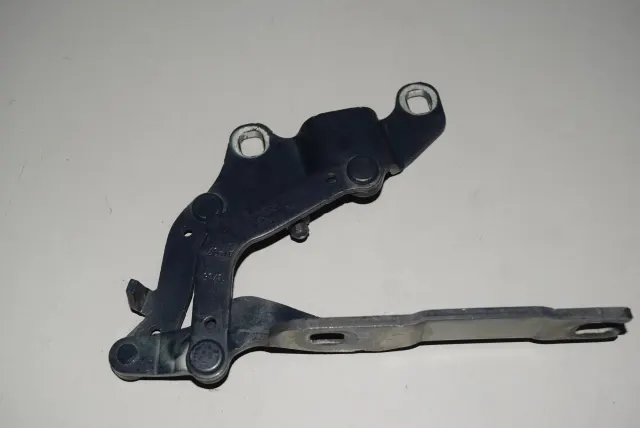 Front Right Bonnet Hinge