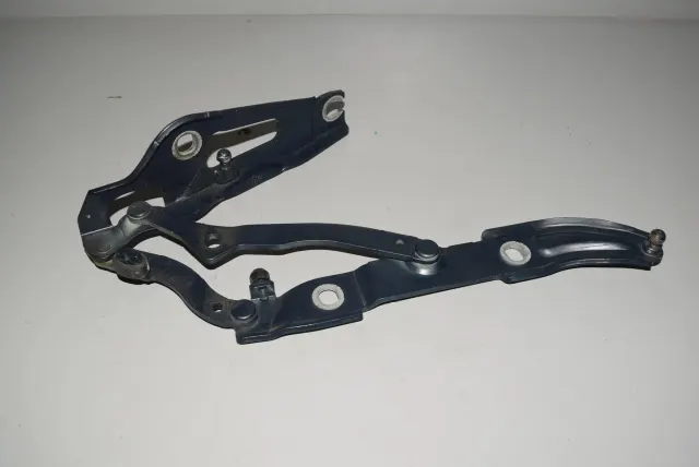 Front Right Bonnet Hinge