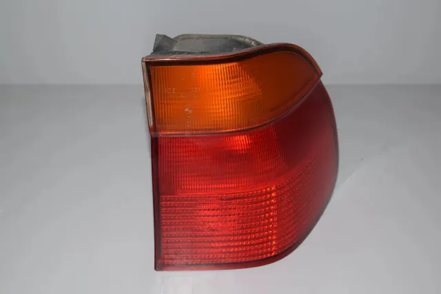 Rear Right Tail Light