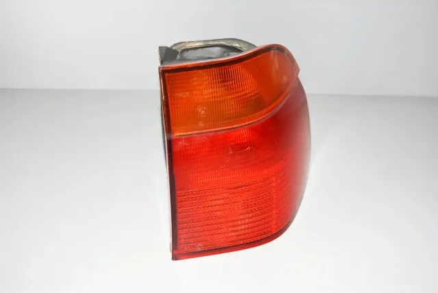 Rear Right Tail Light