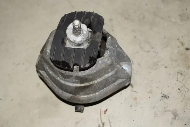 Right Side Engine Mount