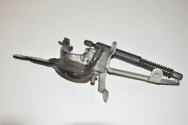 Left Side Bootlid Hinge