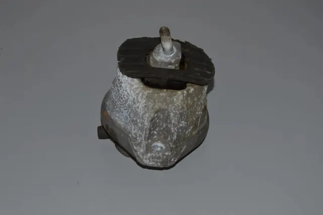 Right Side Engine Mount