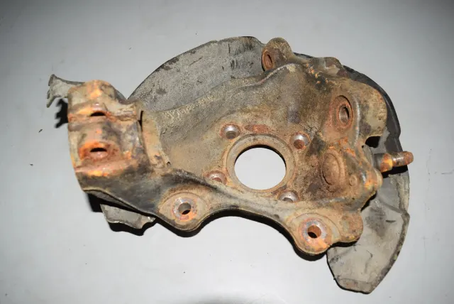 Front Left Wheel Hub