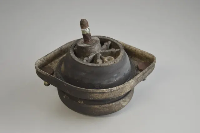 Right Side Engine Mount