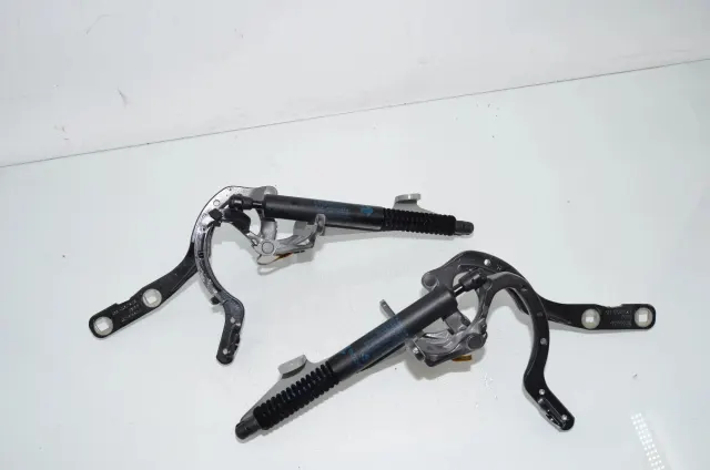 Left Side Bootlid Hinge