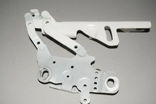Front Right Bonnet Hinge