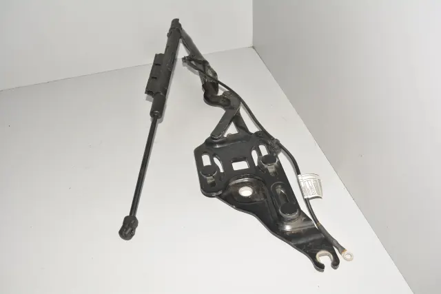 Front Right Bonnet Hinge