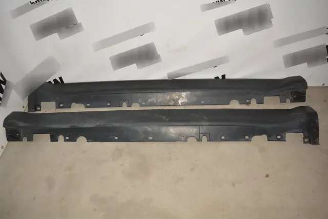Right Side Sideskirt