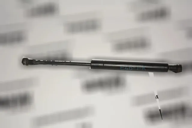 Front Right Bonnet Strut