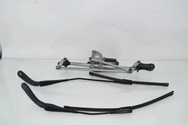Front Windshield Wiper Mechanism