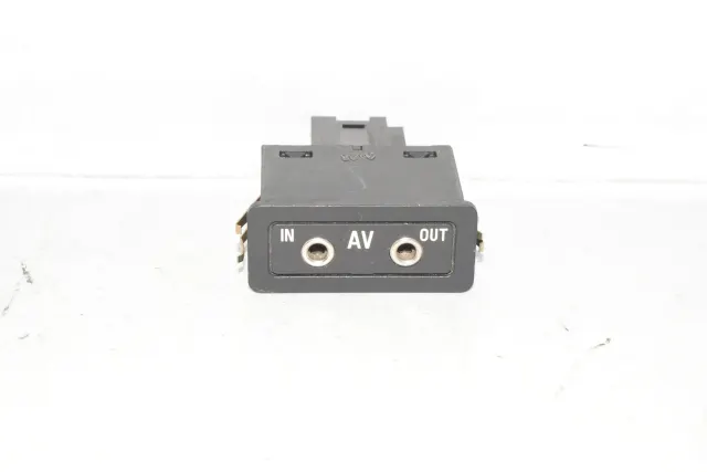 USB/AUX-In Socket Port