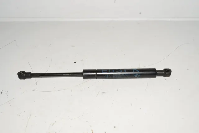 Front Right Bonnet Strut