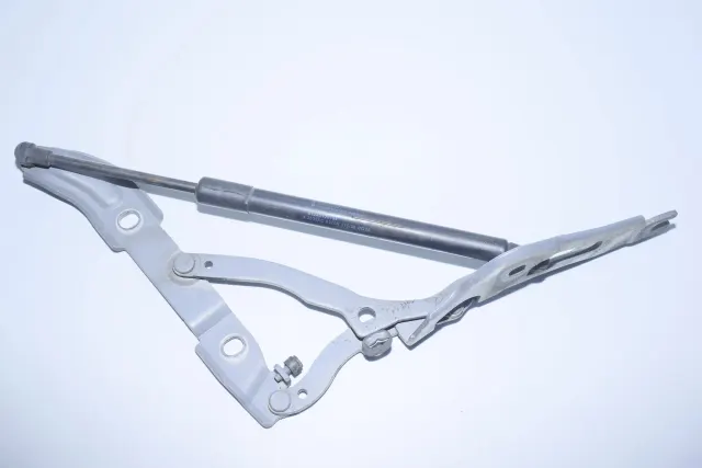 Left Side Bootlid Hinge