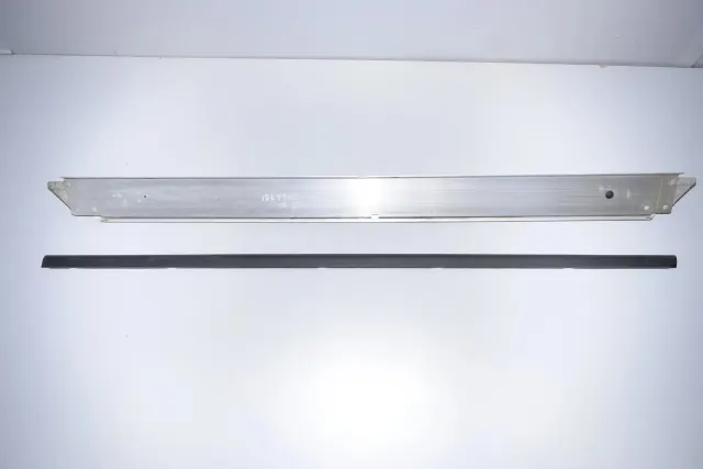 Right Side Metallic Sideskirt Cover