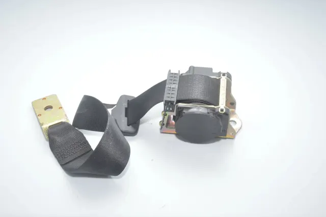 Rear Middle Seatbelt