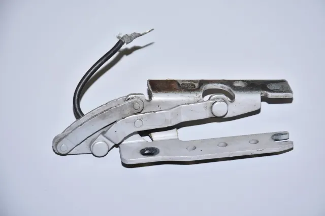 Front Right Bonnet Hinge