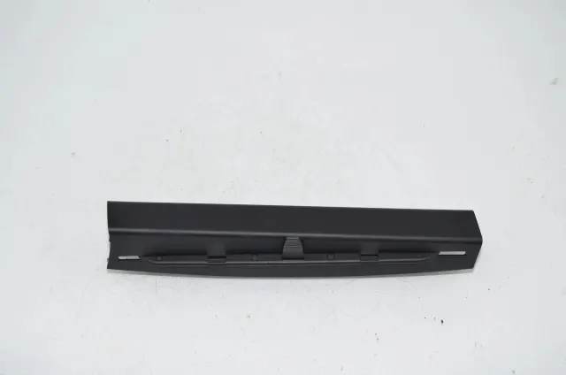 Rear Right Door Sun Blind Roller