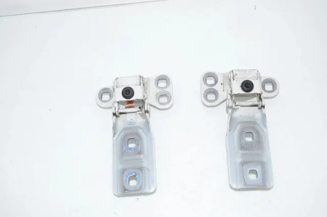 Left Side Bootlid Hinge