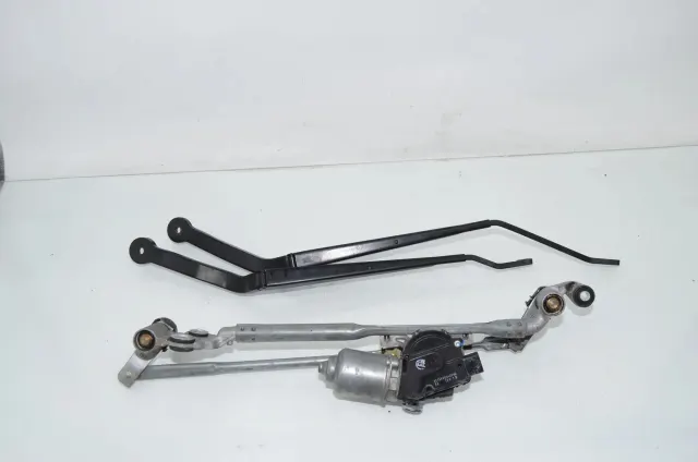 Front Windshield Wiper Mechanism