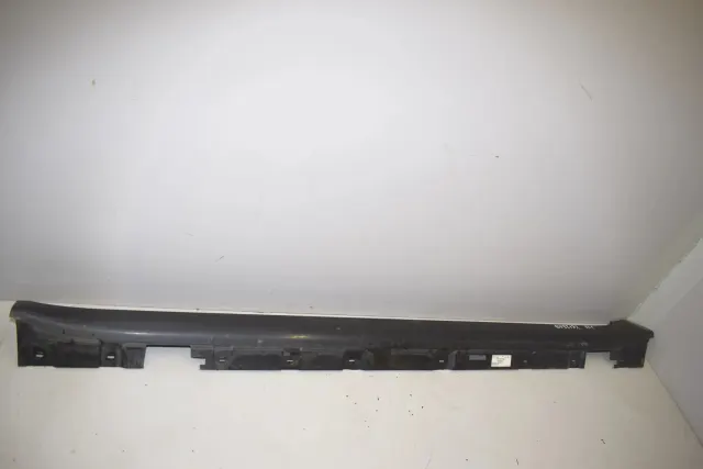 Left Side Plastic Sideskirt Cover