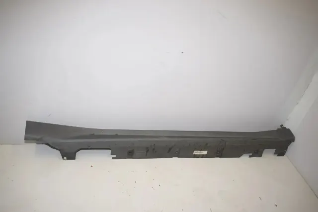 Right Side Plastic Sideskirt Cover