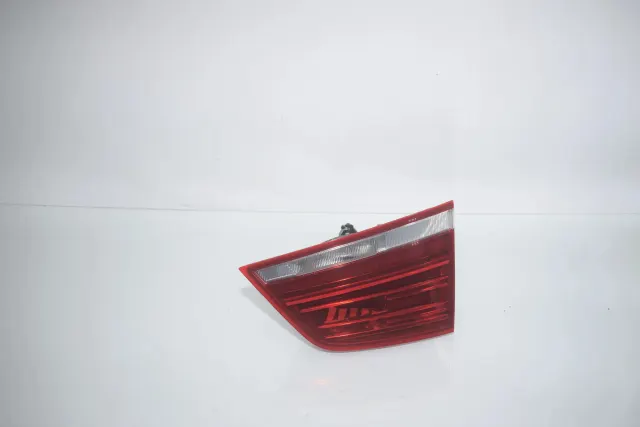 Right Side Tailgate Tail Light