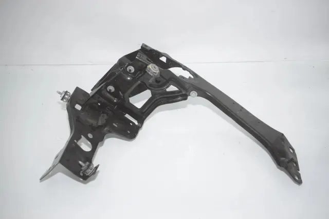 Left Headlight Bracket