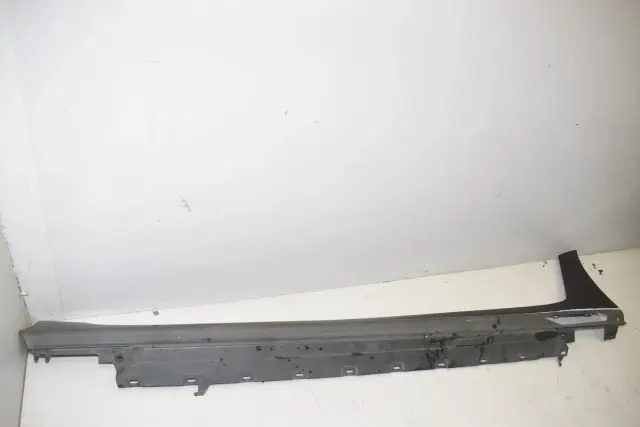 Right Side Plastic Sideskirt Cover