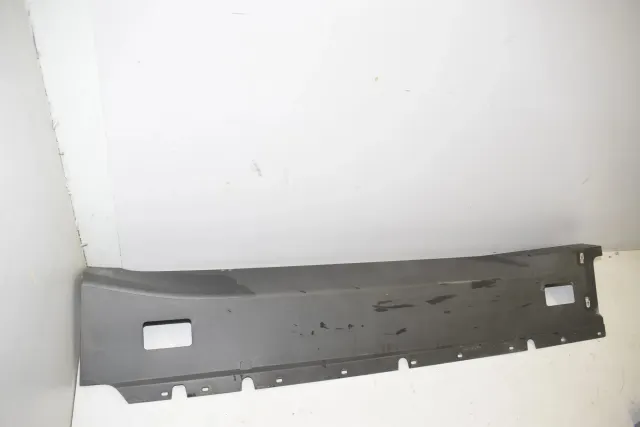 Right Side Plastic Sideskirt Cover