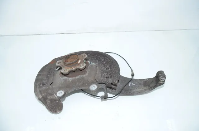 Front Left Wheel Hub
