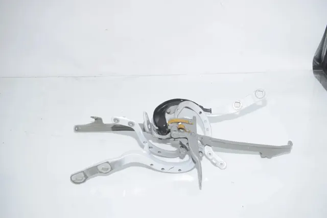 Left Side Bootlid Hinge