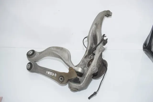 Front Right Wheel Hub