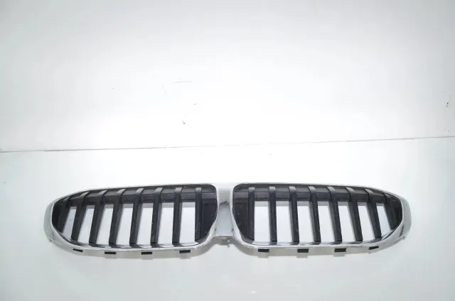 Front Right Grill