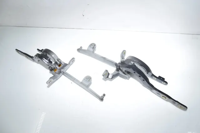 Left Side Bootlid Hinge