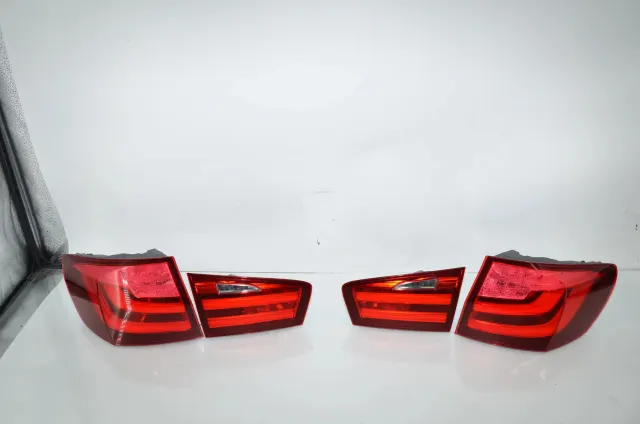 Rear Tail Light Set