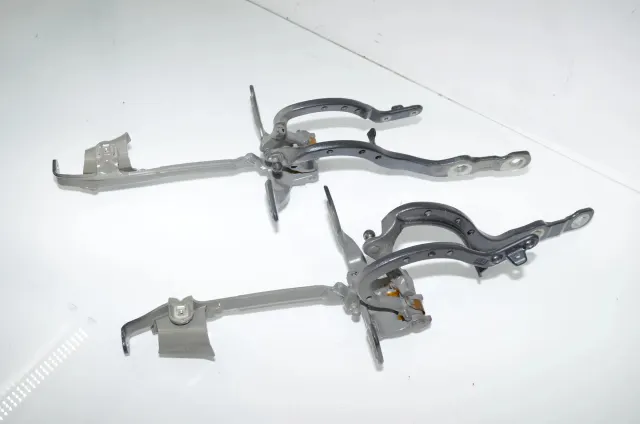 Left Side Bootlid Hinge