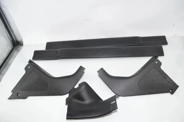 Front Right Interior Step Trim